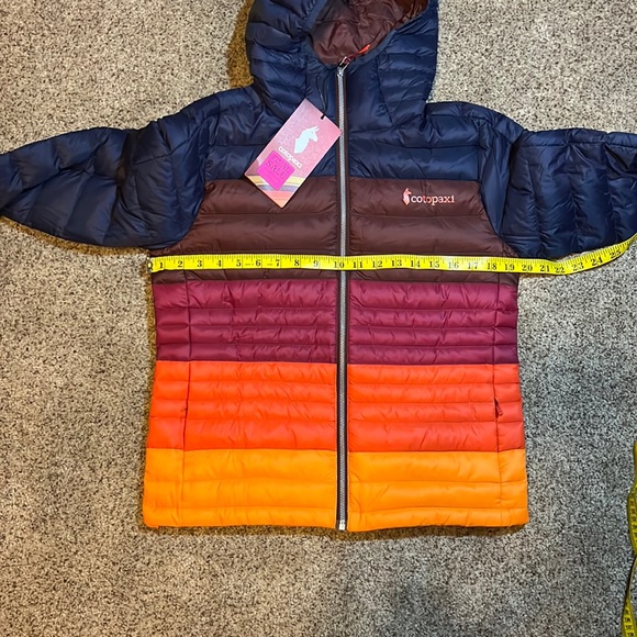 Sold! Cotopaxi Fuego Down Hooded Jacket “Martime and chestnut” womens small NWT - Picture 9 of 13